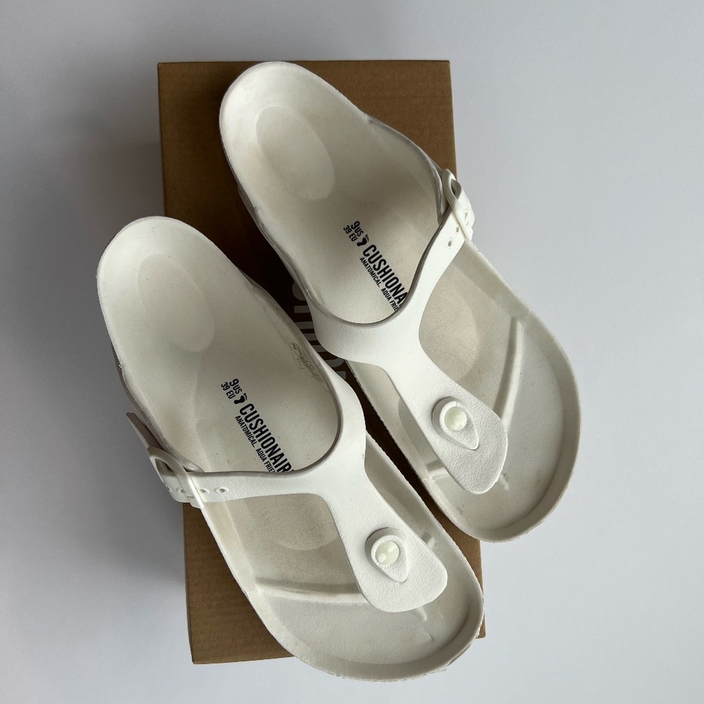 Cushionaire white thong slipper